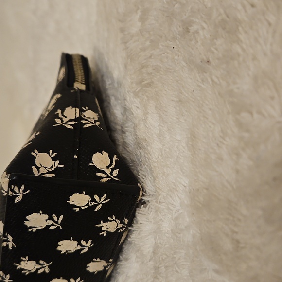 NWOT Coach Americana Cosmetic Bag - Picture 5 of 10